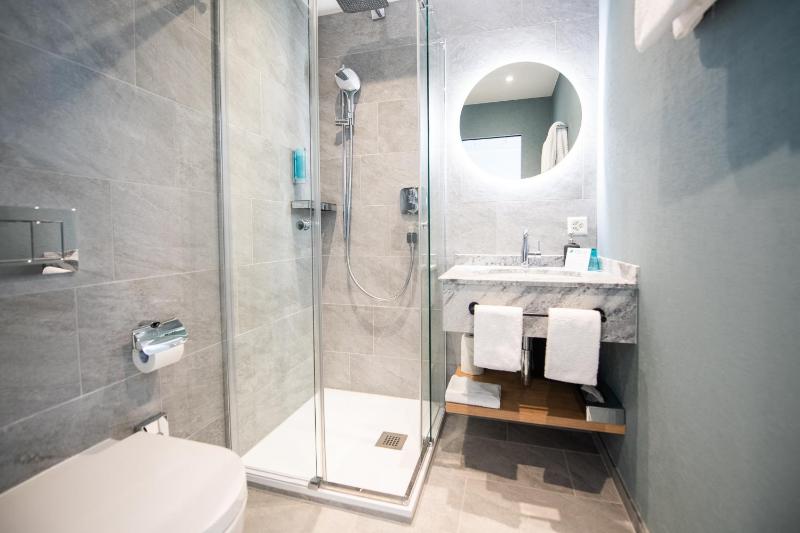 Classic Double Room with Balcony image 3
