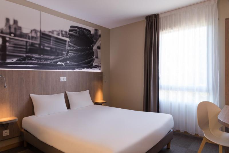 Standard Double Room image 1