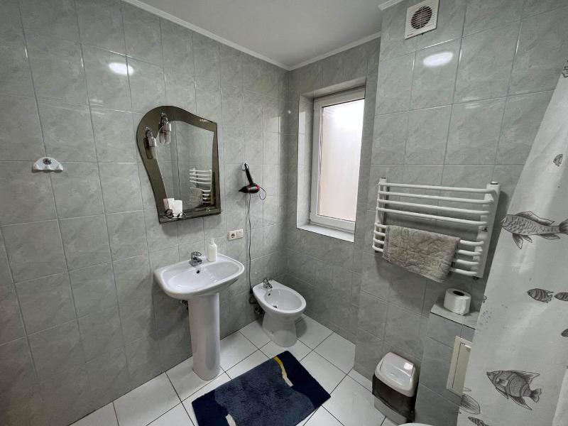 Double Room with Extra Bed image 2