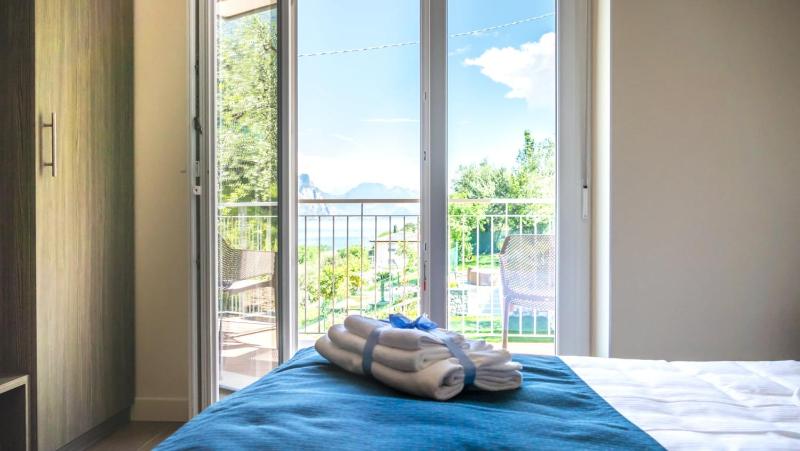 Superior Double or Twin Room with Pool View image 1