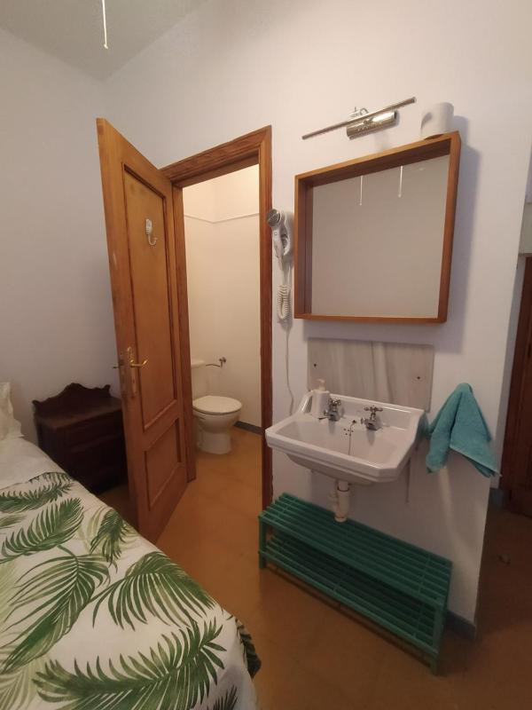 Standard Double Room image 2