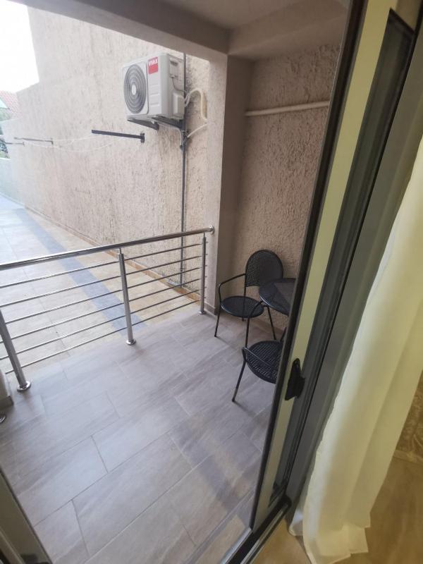 Studio Apartment image 4