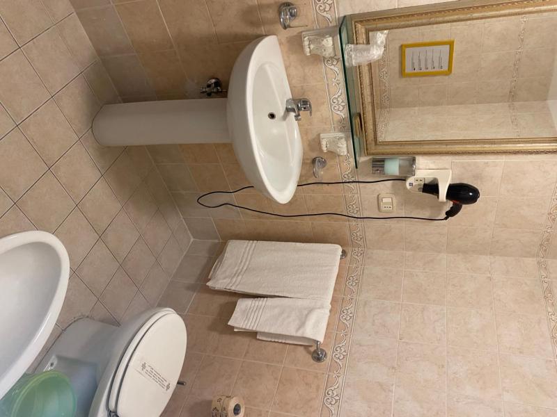Single Room image 4