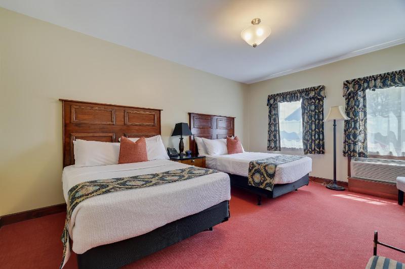 Double or Twin Room image 4