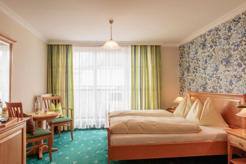 Double Room with Balcony image 3