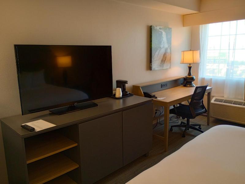 King Room image 3