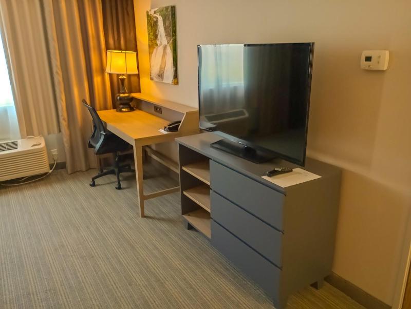 Country Inn & Suites by Radisson Portland International Airport OR - image 22