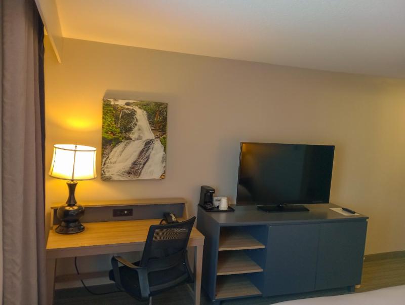 Country Inn & Suites by Radisson Portland International Airport OR - image 9