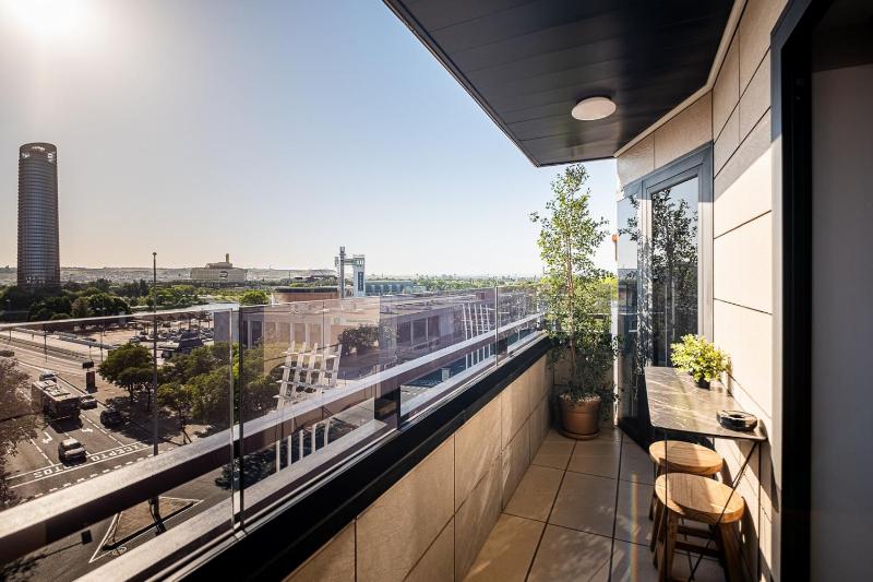 ON Suites Sevilla Apartments - image 5