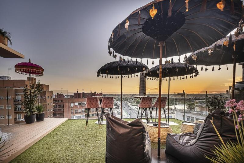 ON Suites Sevilla Apartments - image 9