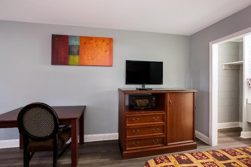 Double Room with Two Double Beds - Non-Smoking image 3