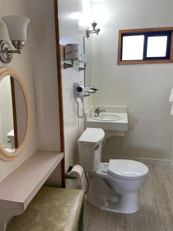 Standard Queen Room with Two Queen Beds image 3