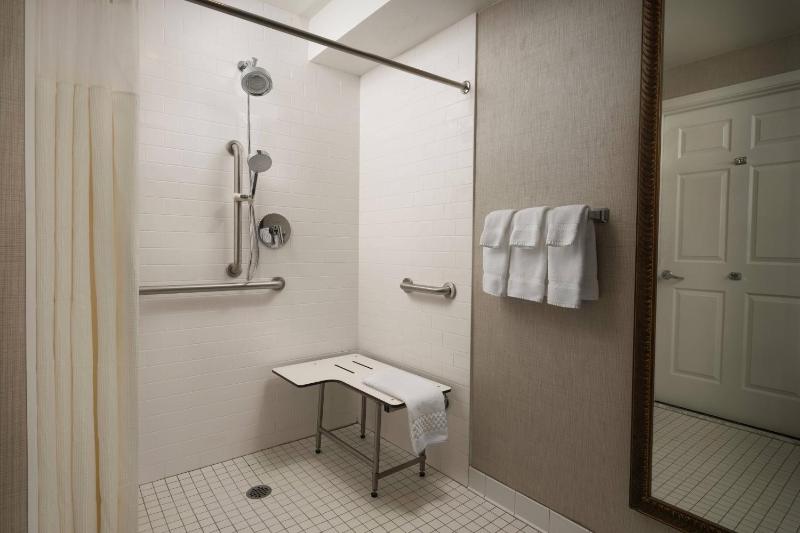 Two-Bedroom Suite image 3
