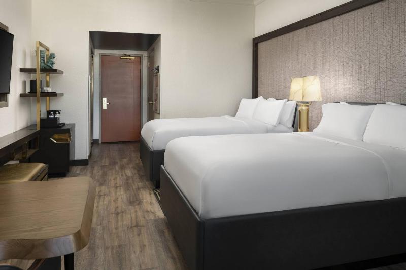 Double Room with Two Double Beds image 3