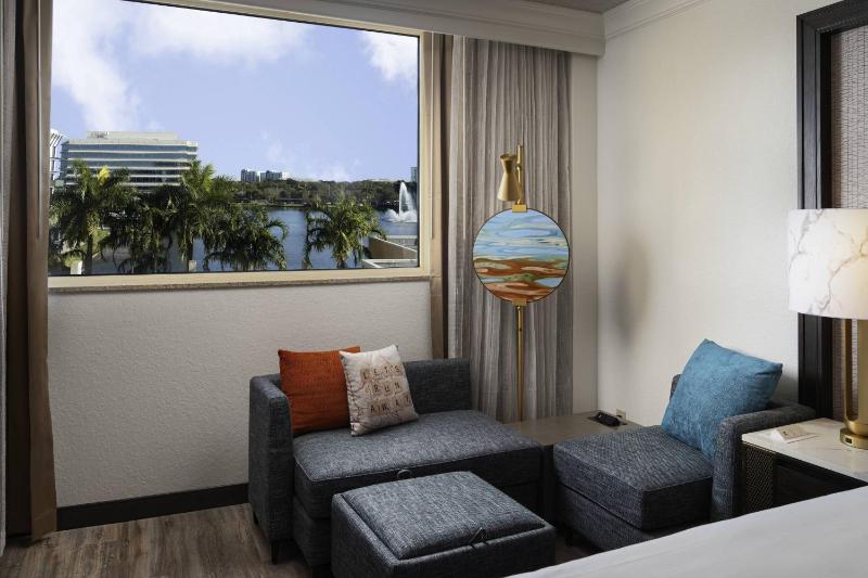 Lake View, Guest room, 1 King, Lake view image 4