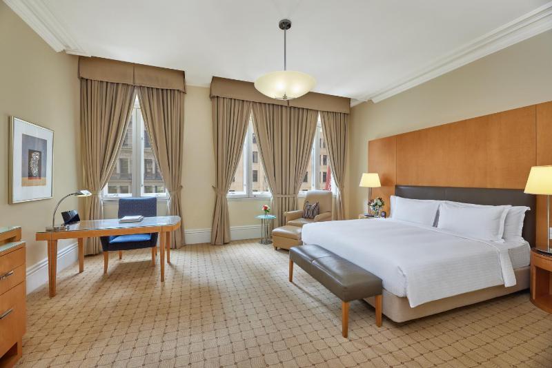 Heritage Deluxe King Room - Low floor image 4