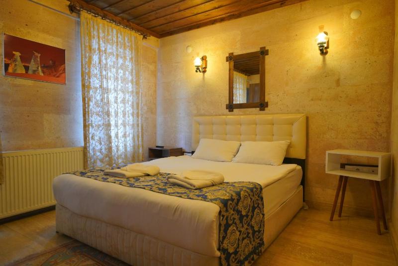 Deluxe Double Room image 1