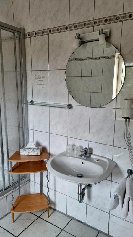 Standard Double Room image 2