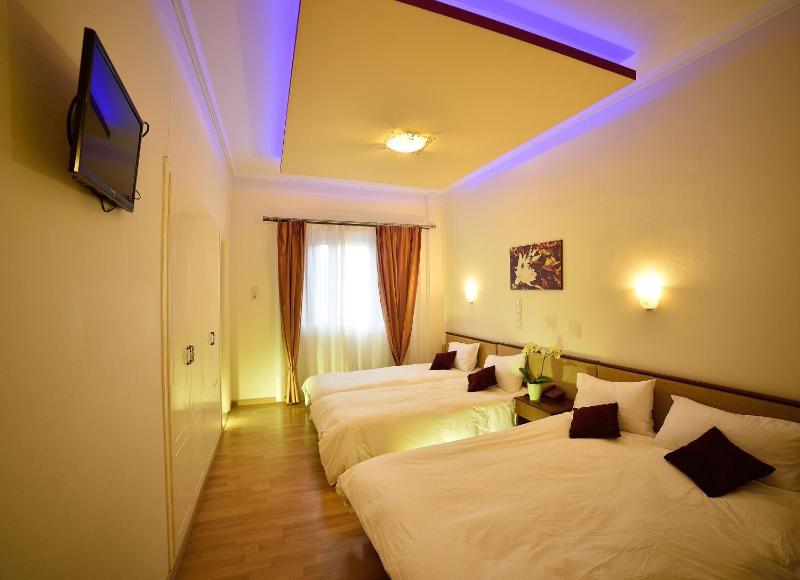 Quadruple Room image 1
