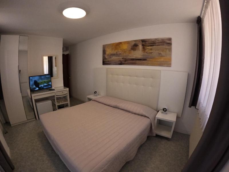 Standard Double Room image 1