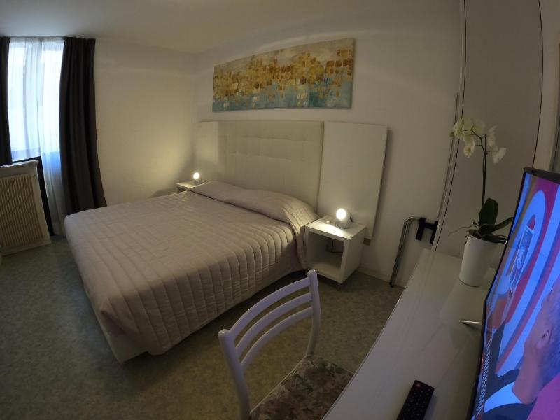 Economy Double Room image 1