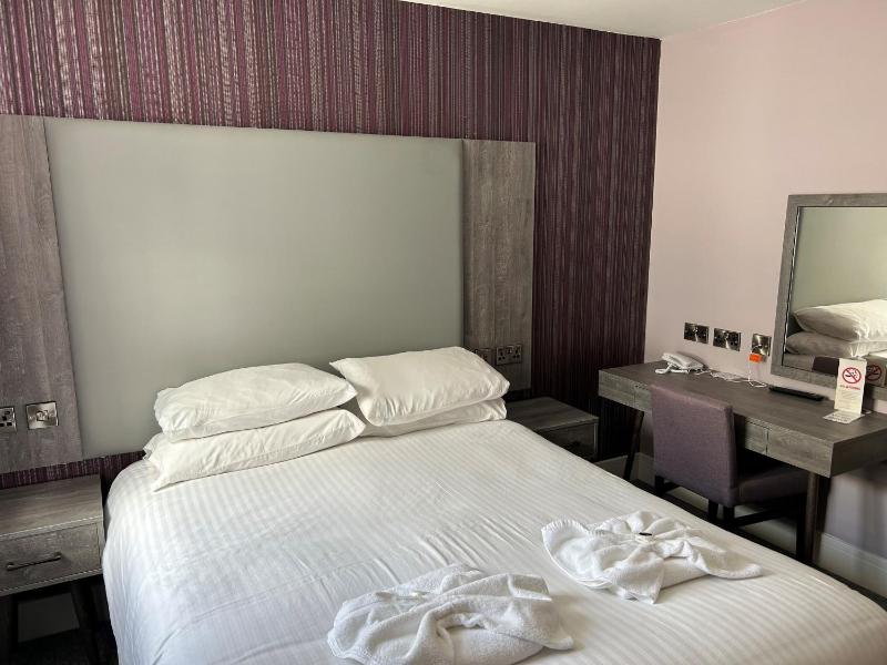 Riviera Hotel - image 11