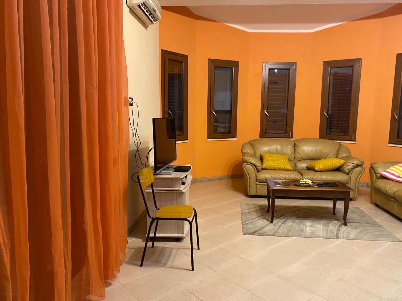 Large Double or Twin Room image 1