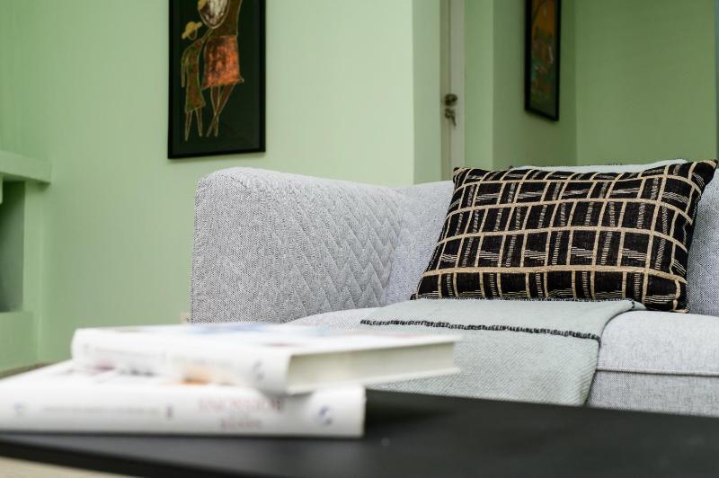 Newly renovated & cozy apartment - image 13