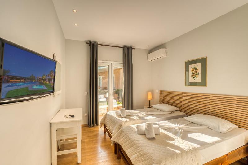Apartment (2-4 Adults) image 1