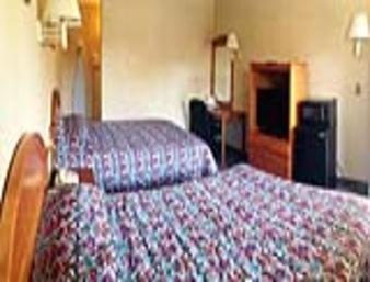 Queen Room with Two Queen Beds - Smoking