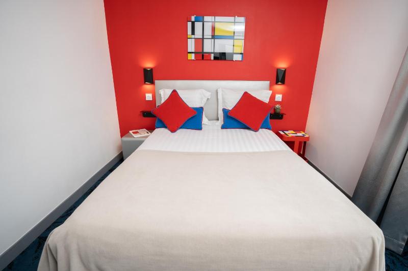Standard Double Room image 4