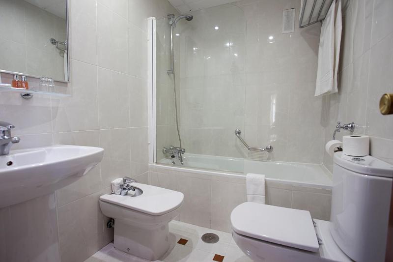 Espahotel Plaza Basilica - image 15
