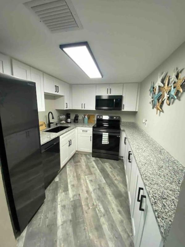 2 Bedroom 2 bath Condo on the Beach on the 8th Floor - image 18
