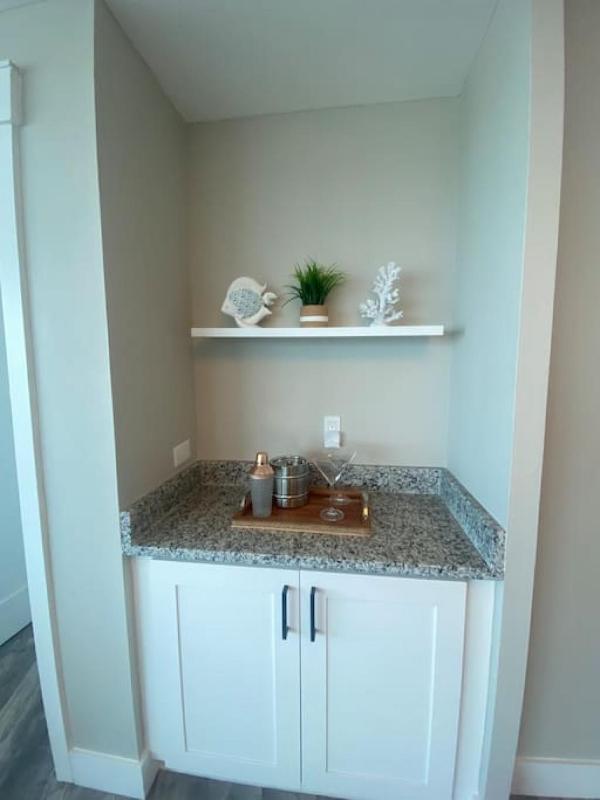 2 Bedroom 2 bath Condo on the Beach on the 8th Floor - image 28
