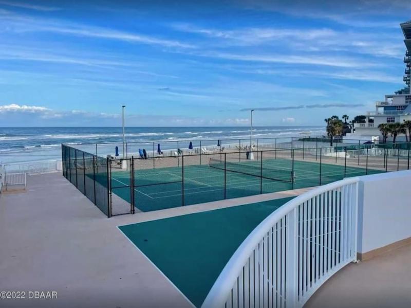 2 Bedroom 2 bath Condo on the Beach on the 8th Floor - image 11