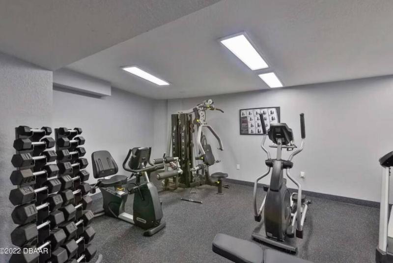 2 Bedroom 2 bath Condo on the Beach on the 8th Floor - image 15