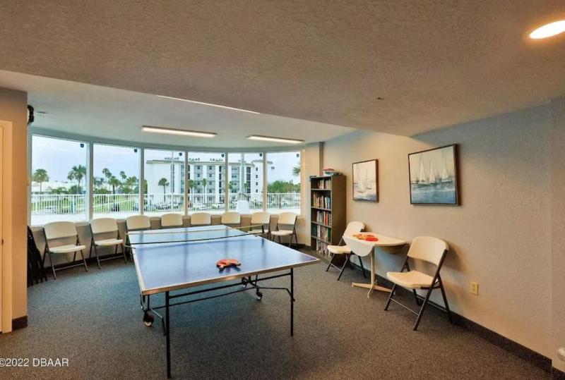 2 Bedroom 2 bath Condo on the Beach on the 8th Floor - image 20