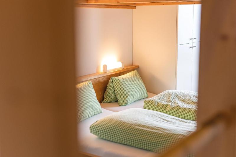 Single Bed in Dormitory Room image 3