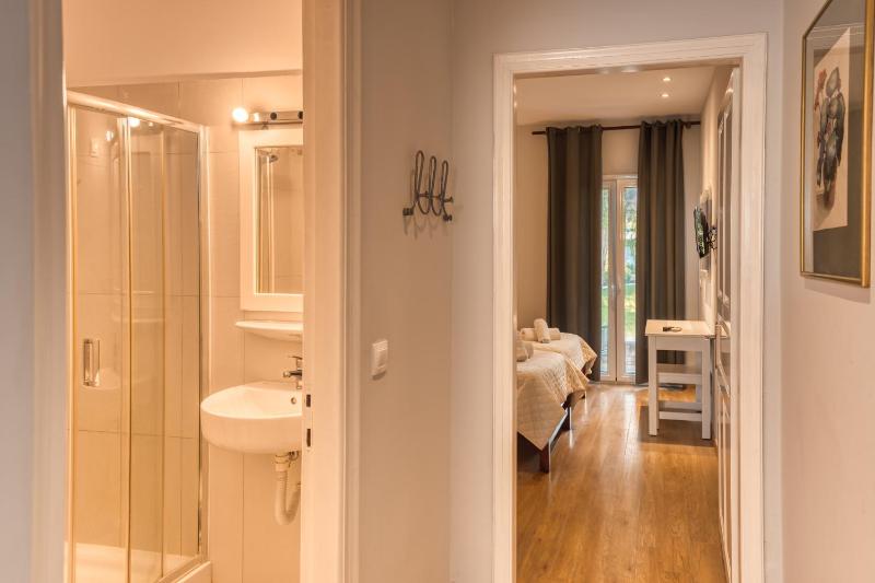 Apartment (2-4 Adults) image 3