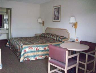 King Room - Non-Smoking image 2