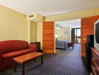 One Bedroom Suite with Two Double Beds - Smoking
