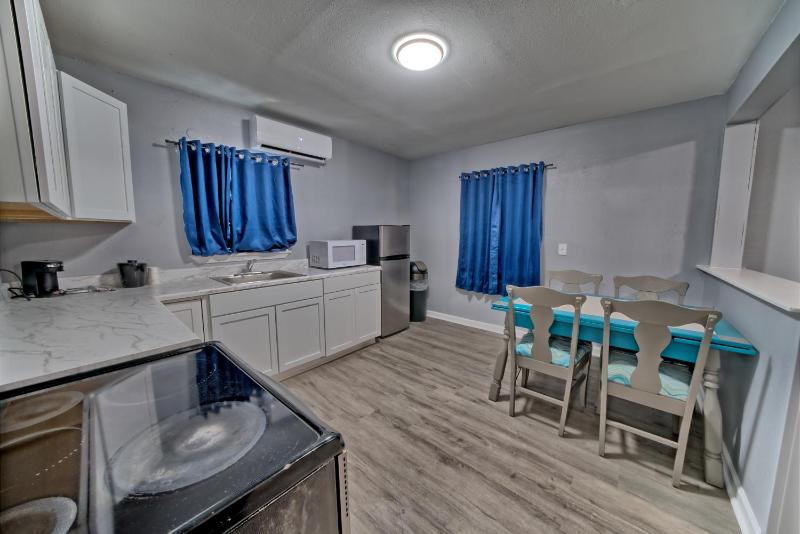 One-Bedroom Apartment with Pool View image 4