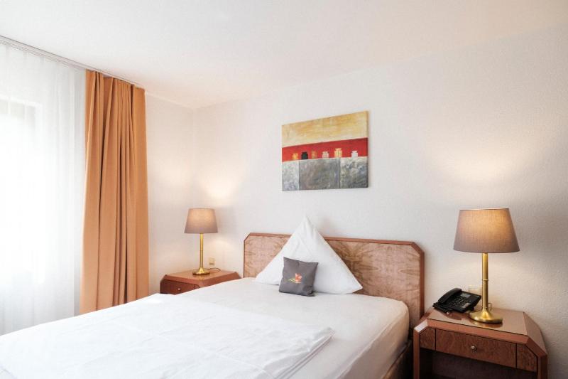 Classic Single Room image 3
