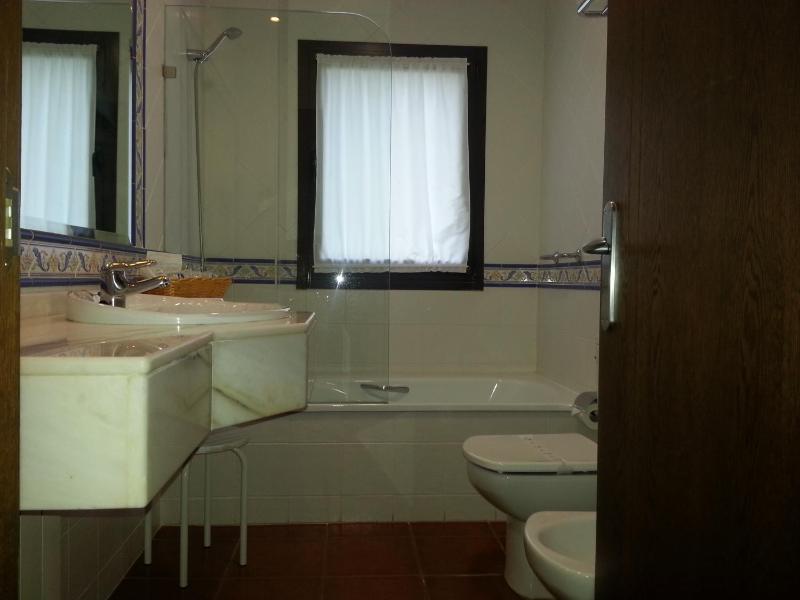 Double Room  image 3