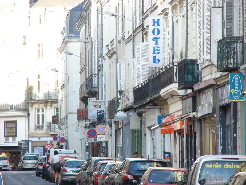 Hotel Des Lices - Angers - image 11