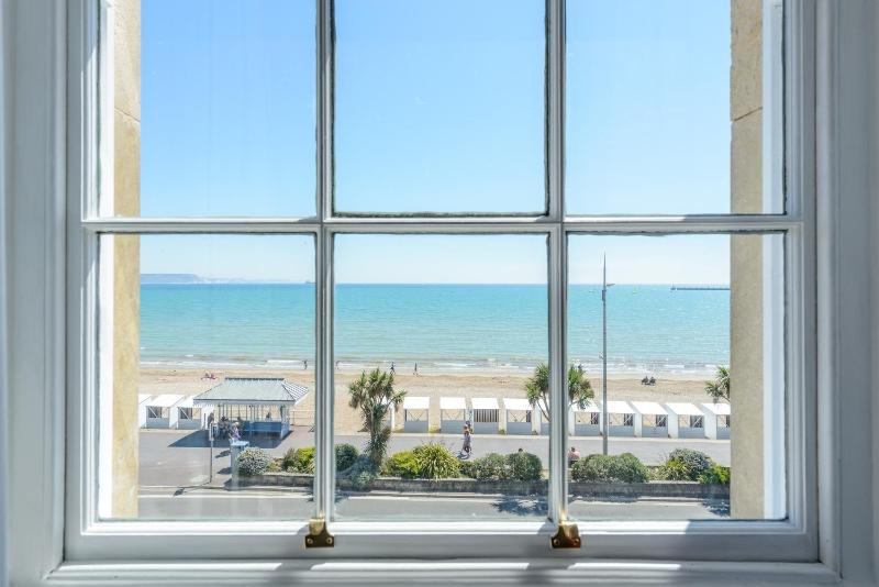 Single Room with Sea View image 1