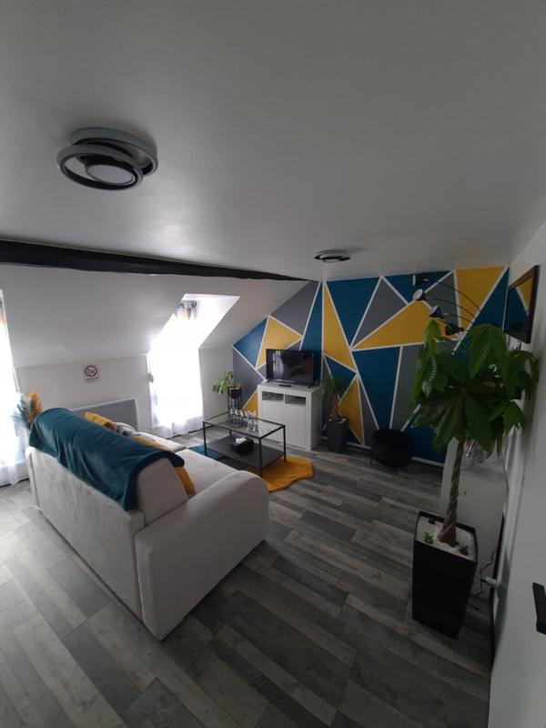 Un appartement qui a du chien Images