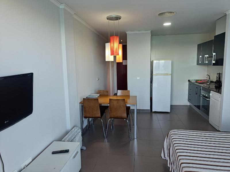 Studio with Sea View (2 Adults) image 4