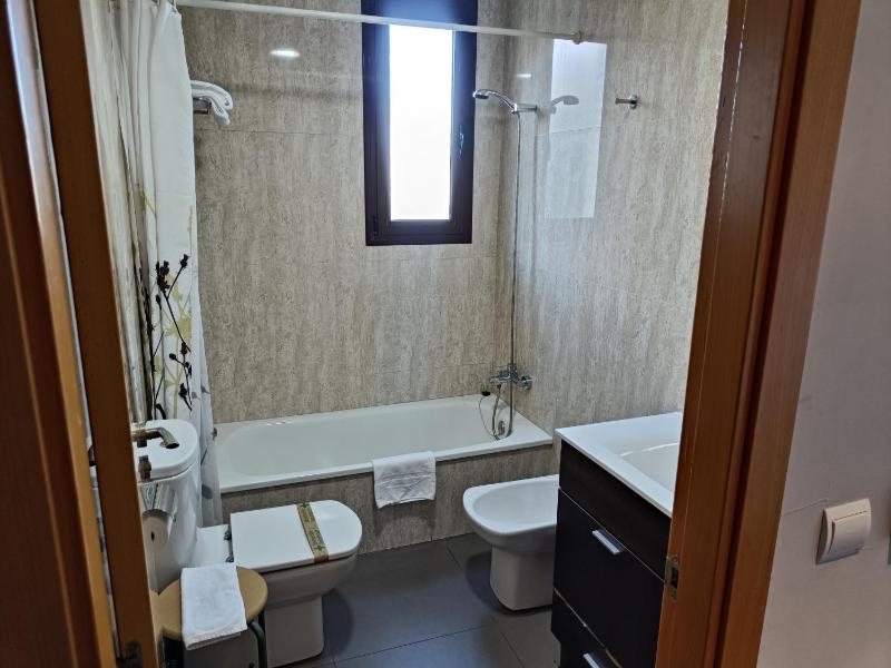 Studio with Sea View (2 Adults) image 2