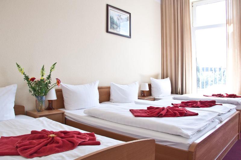 Quadruple Room image 3